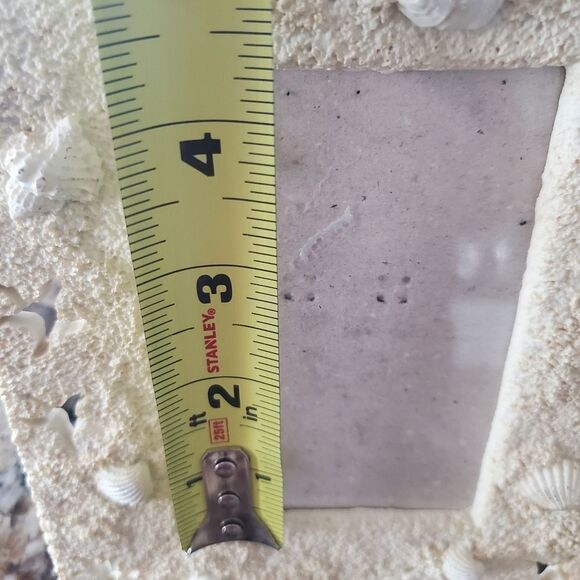 3D sandstone type frame with shells - Picture 3 of 6